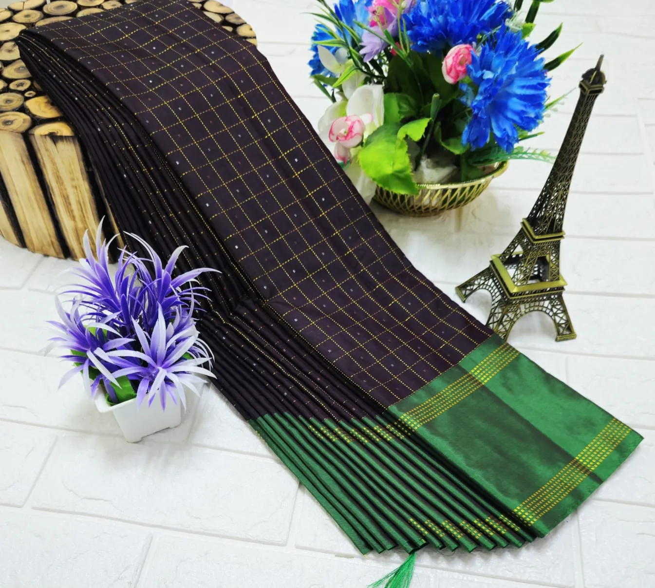 Grand Gridline Tower Butta Soft Silk Saree